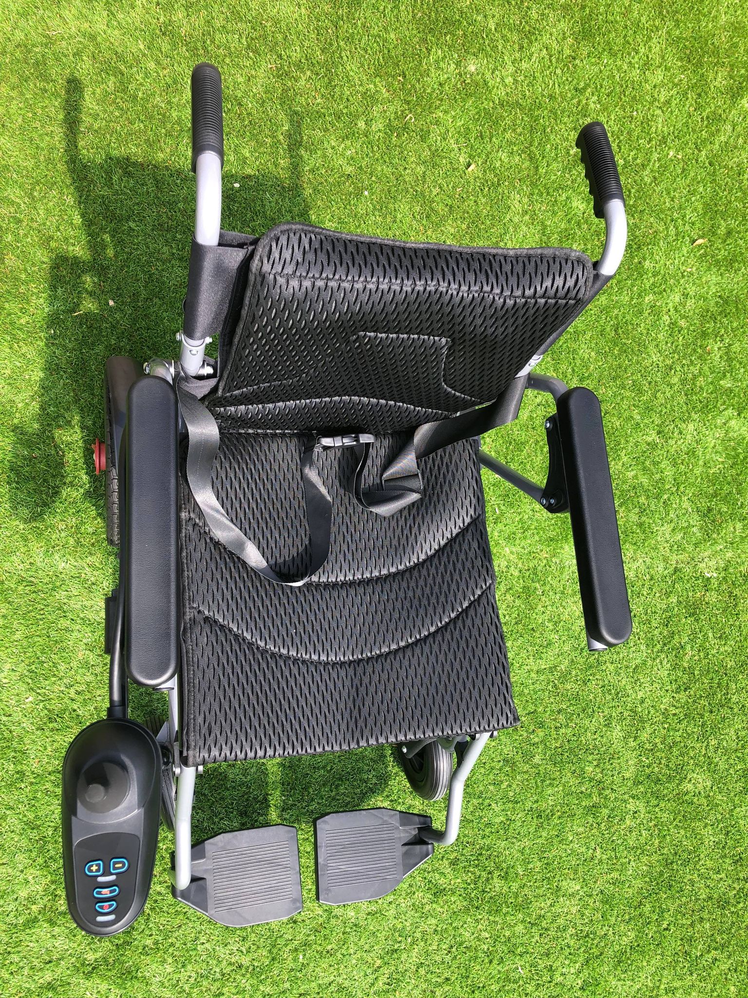 EeZeeGo-Freeline Lightweight Folding Electric Wheelchair - Image 5