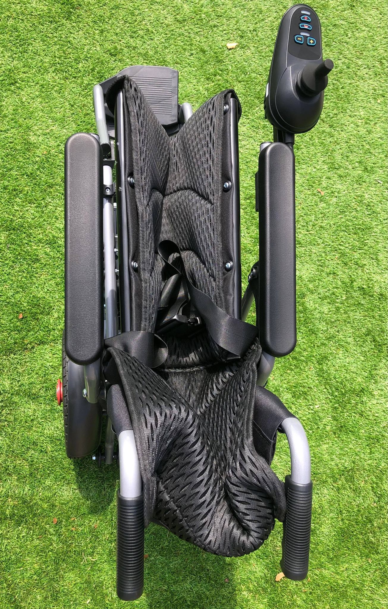EeZeeGo-Freeline Lightweight Folding Electric Wheelchair - Image 6
