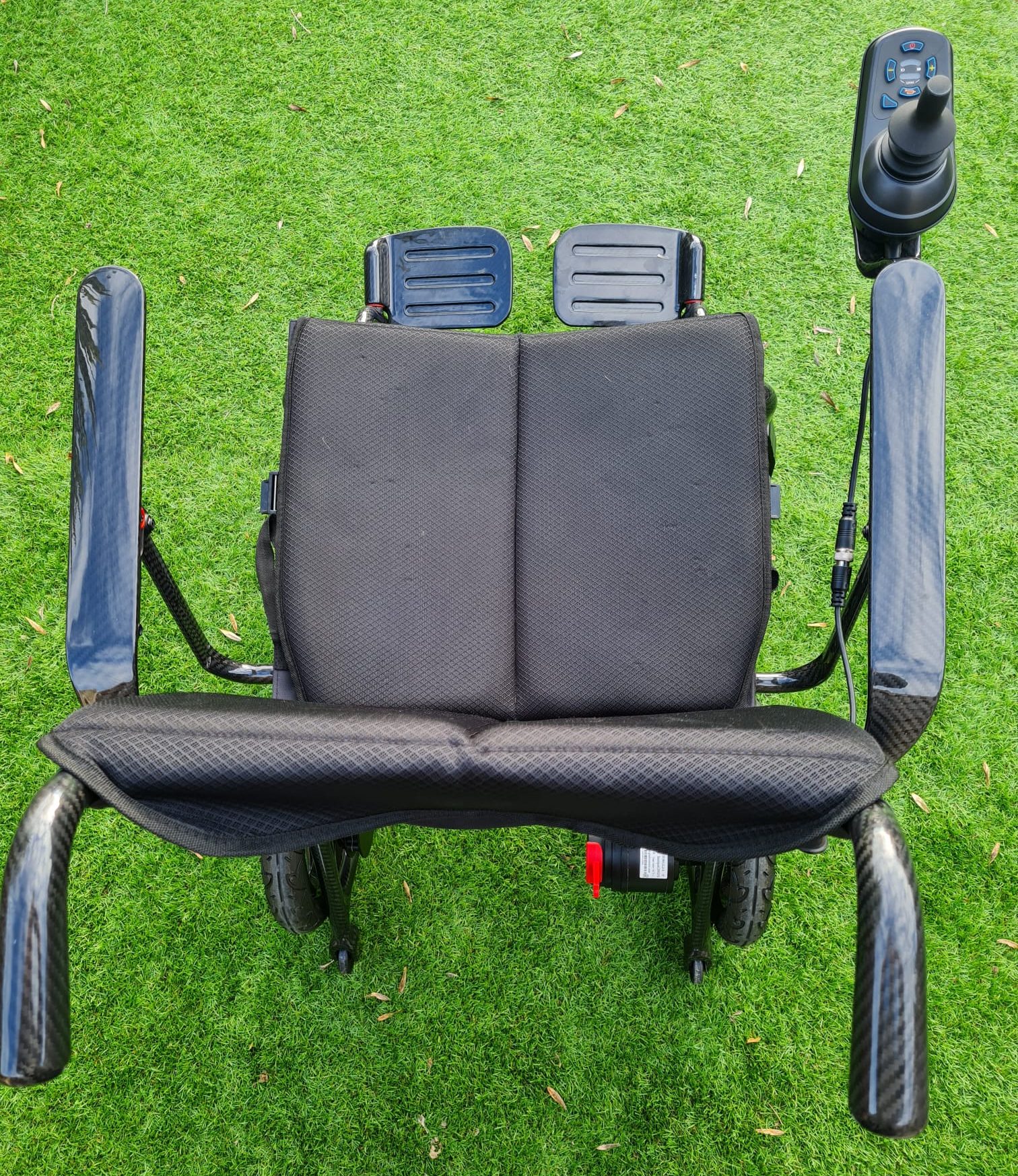 EeZeeGo-LW3 Carbon Lightweight Folding Electric Wheelchair - Image 10